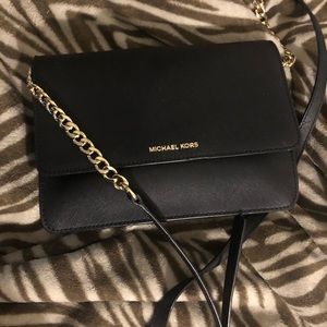 Michael kors crossbody bag